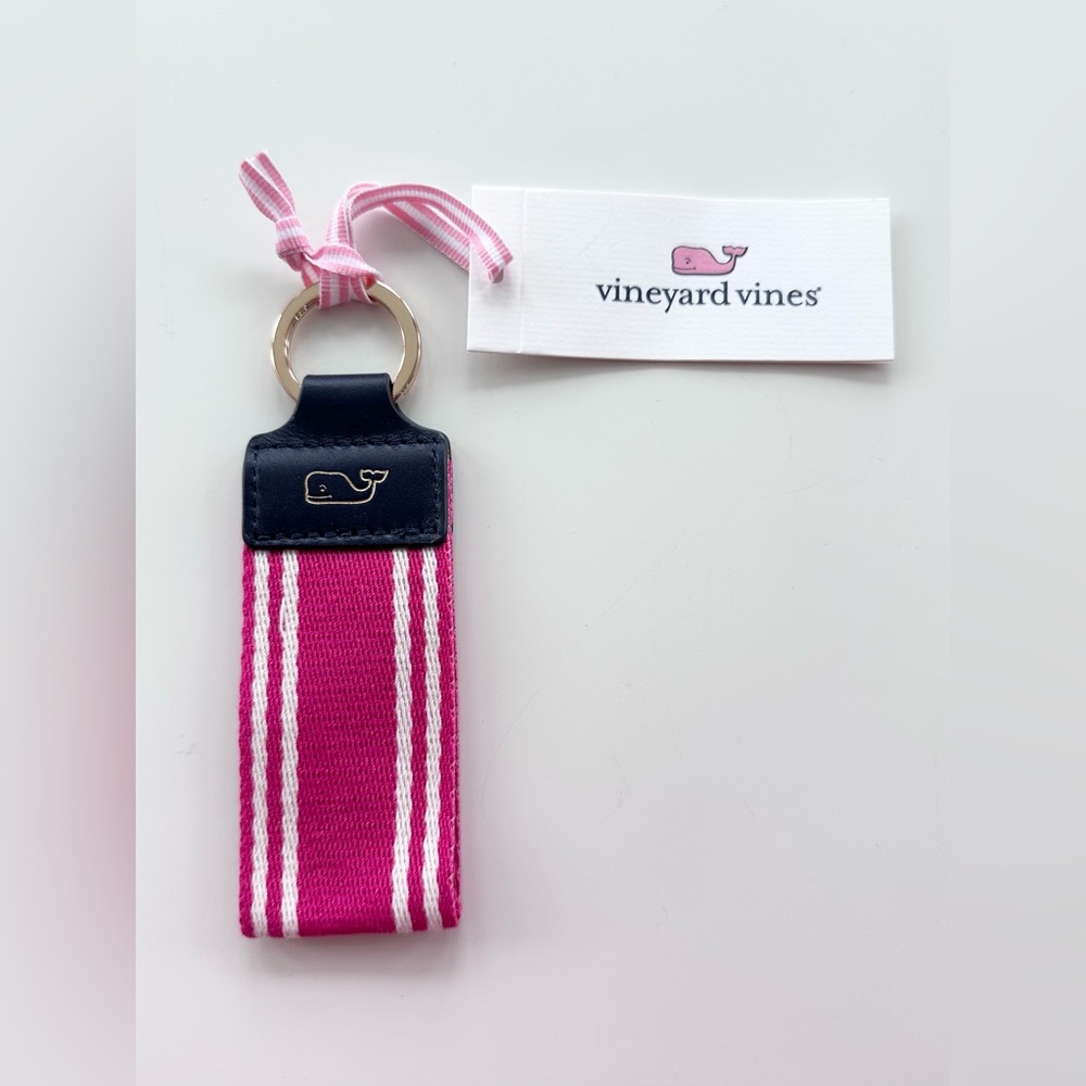 NWT Vineyard Vines Women’s Raspberry Pink & White Striped Keychain w gold ring